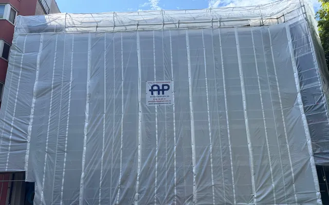 Fasadearbeid på bygård i Oslo